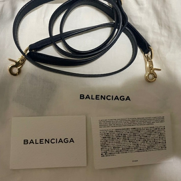 Classic edge envelope strap clutch leather bag! - Picture 13 of 13